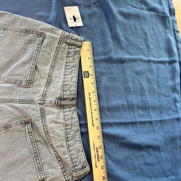 BP. High Rise Raw Hem Denim Jean Shorts Light Wash NWT Women’s Casual - Picture 3 of 10